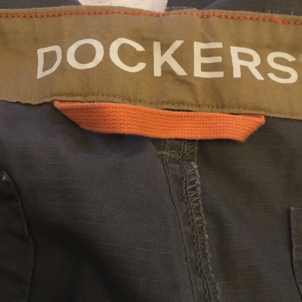 Dockers Men’s Green Cargo Shorts Size 36 - Picture 5 of 6